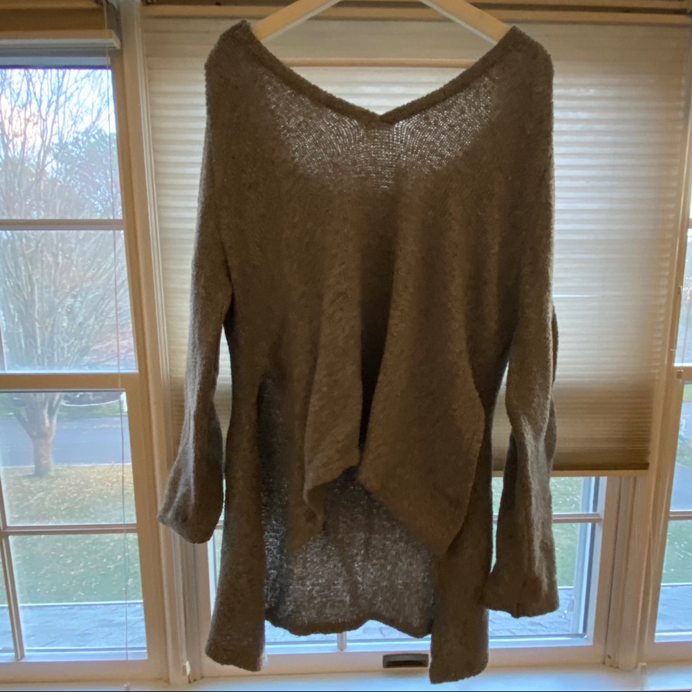woven lightweight hooded sweater